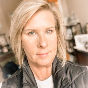 Meet your Posher, Daphene